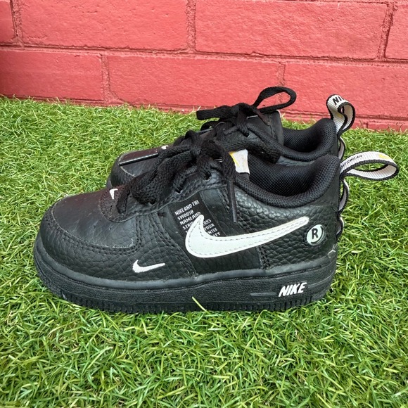 Nike Air Force 1 Low Utility Toddler Black Leather Sneakers Size 7c Walking - Picture 4 of 9
